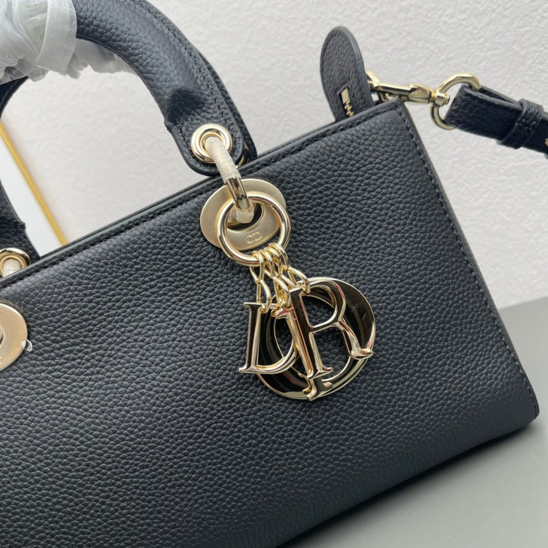 Chic & Stylish Bags