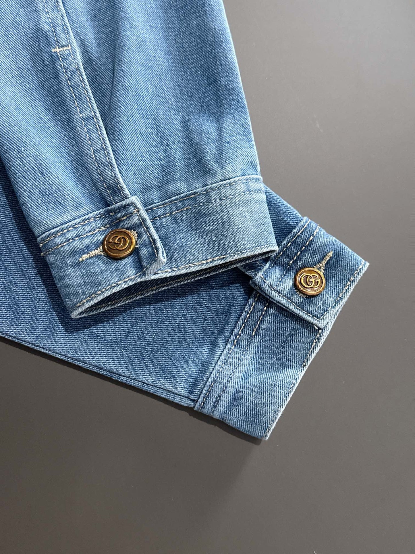 MINIMALIST STREET STYLE