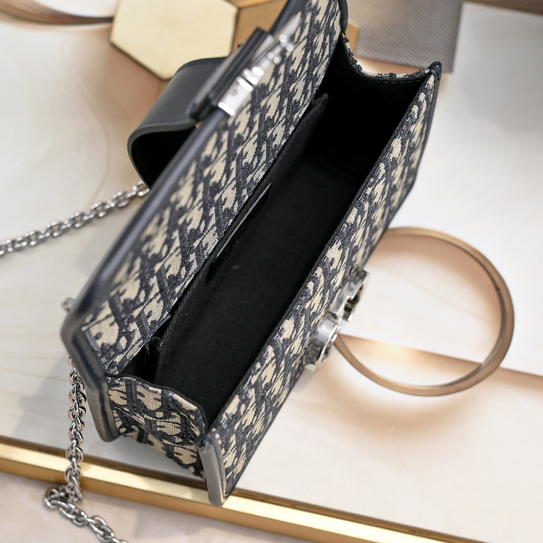 Chic & Stylish Bags
