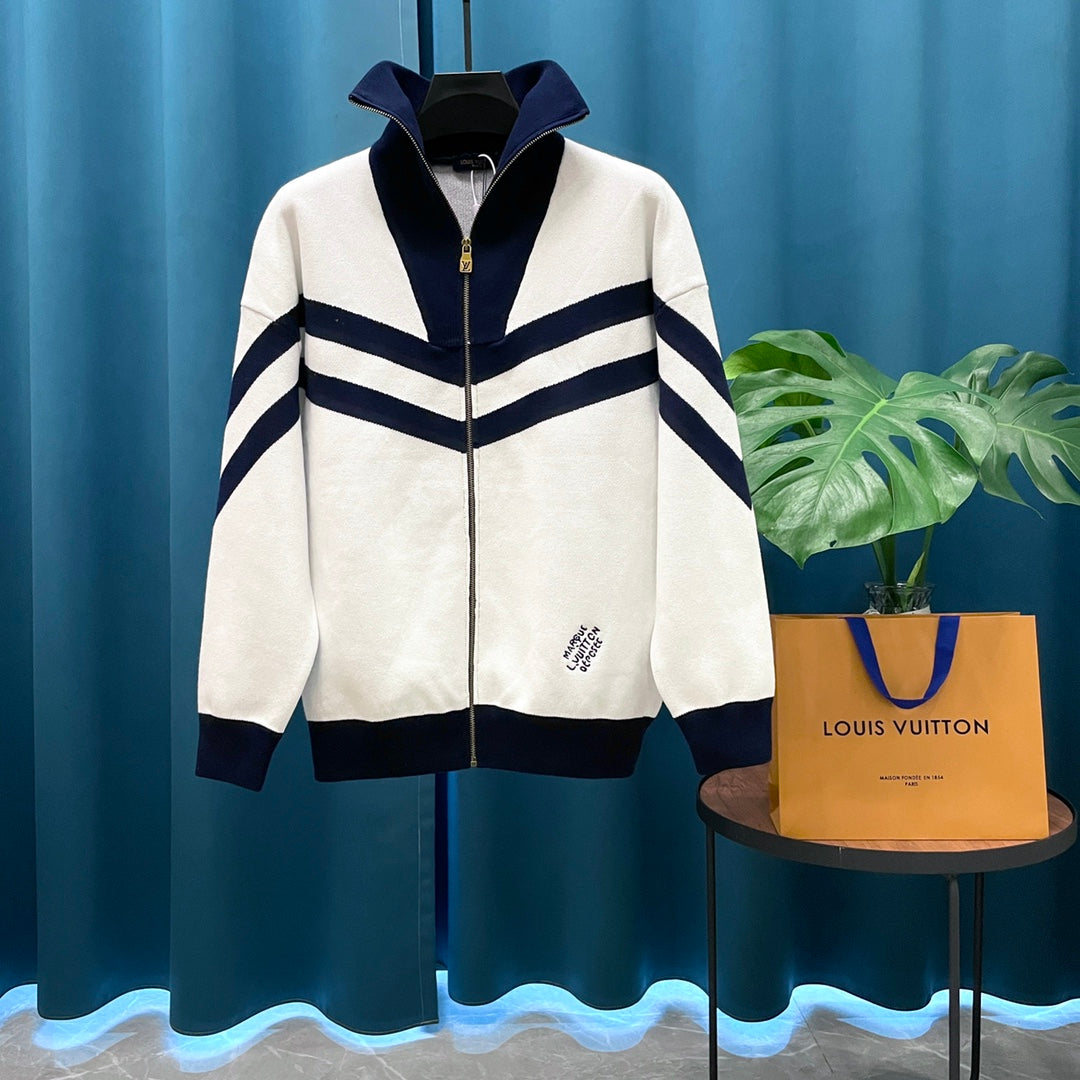 MINIMALIST STREET STYLE