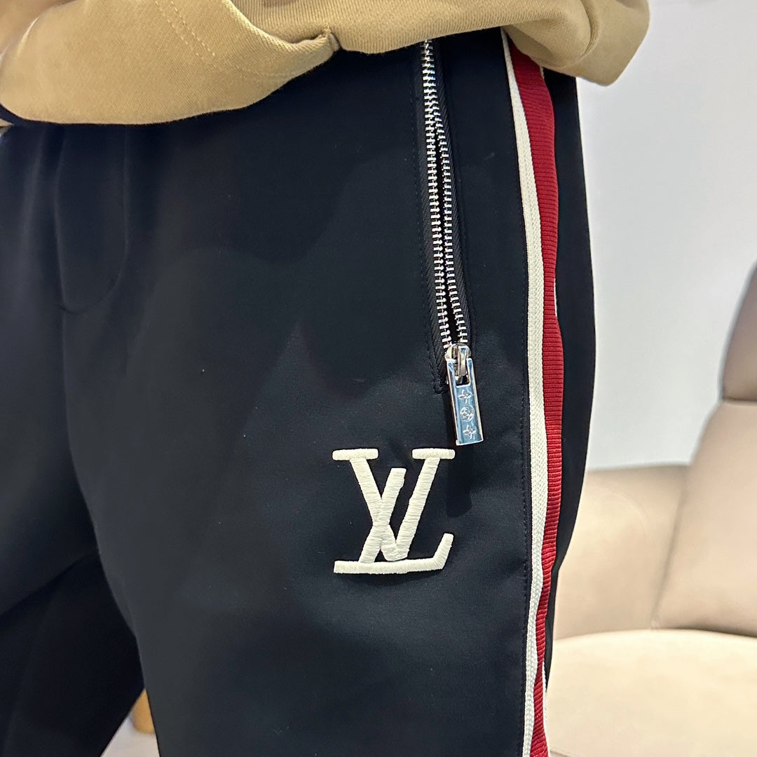 MINIMALIST STREET STYLE