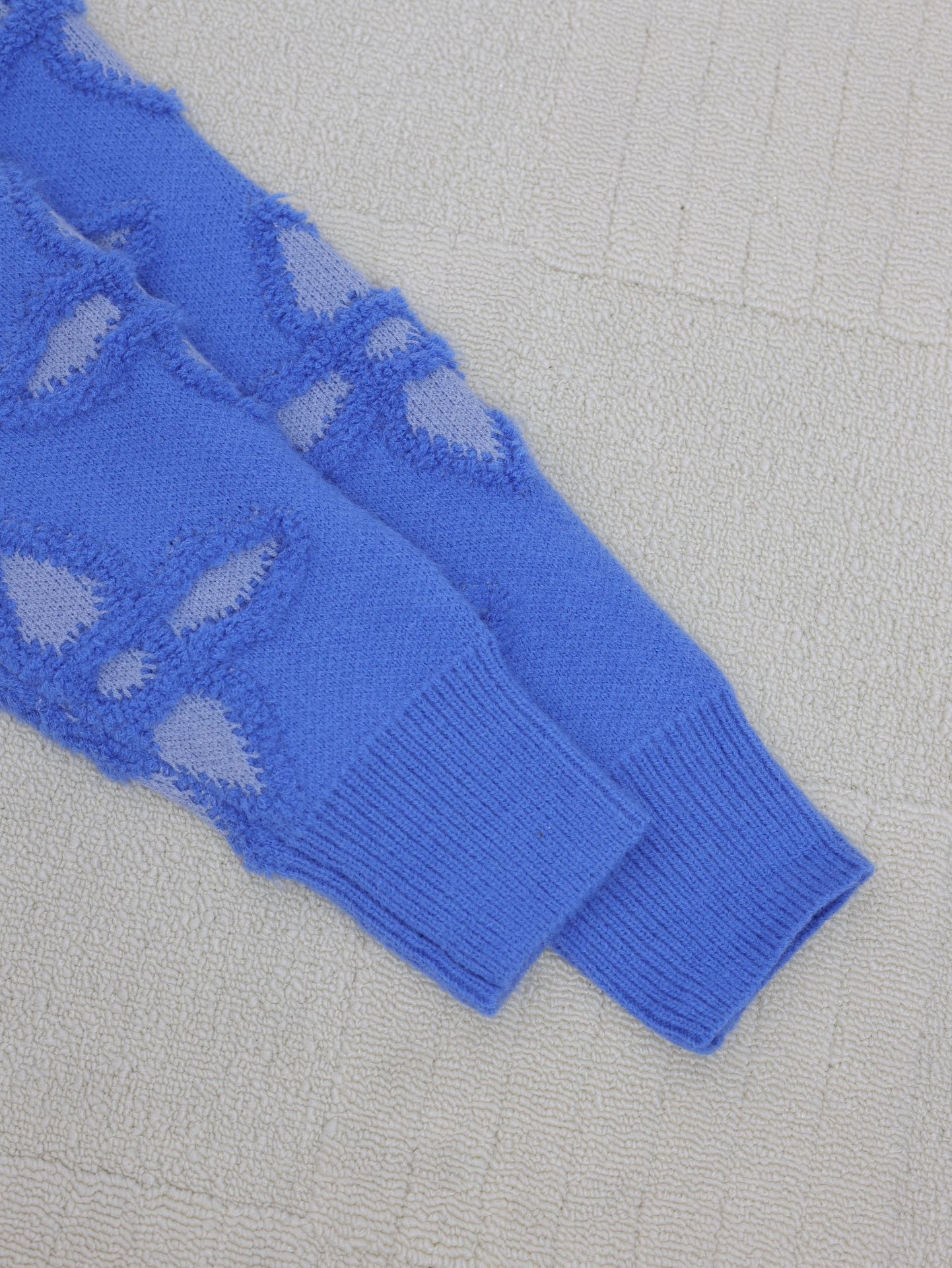 MINIMALIST STREET STYLE