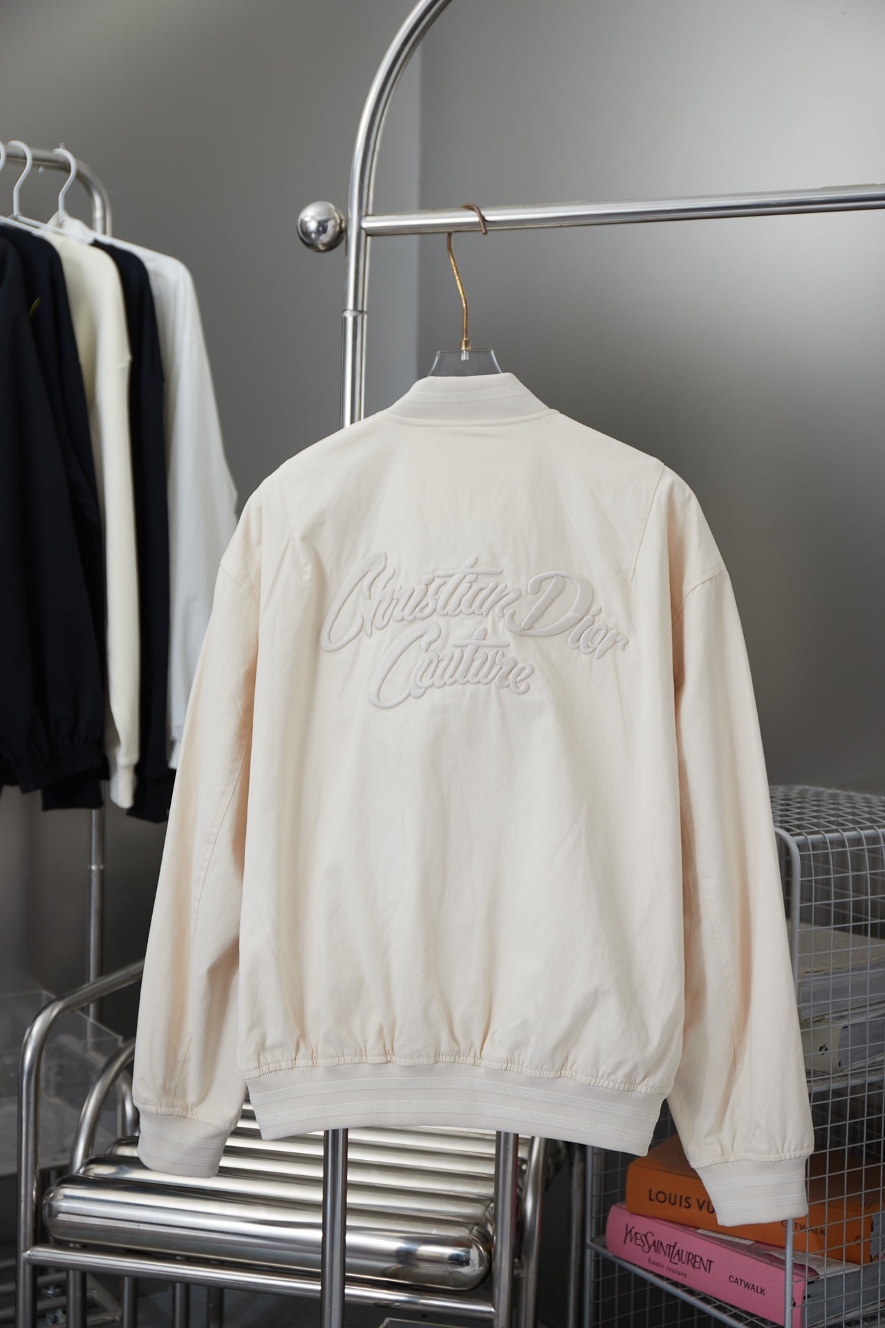 MINIMALIST STREET STYLE