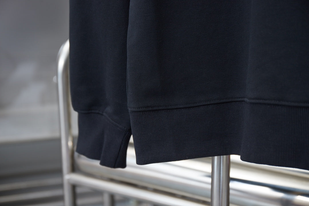 MINIMALIST STREET STYLE