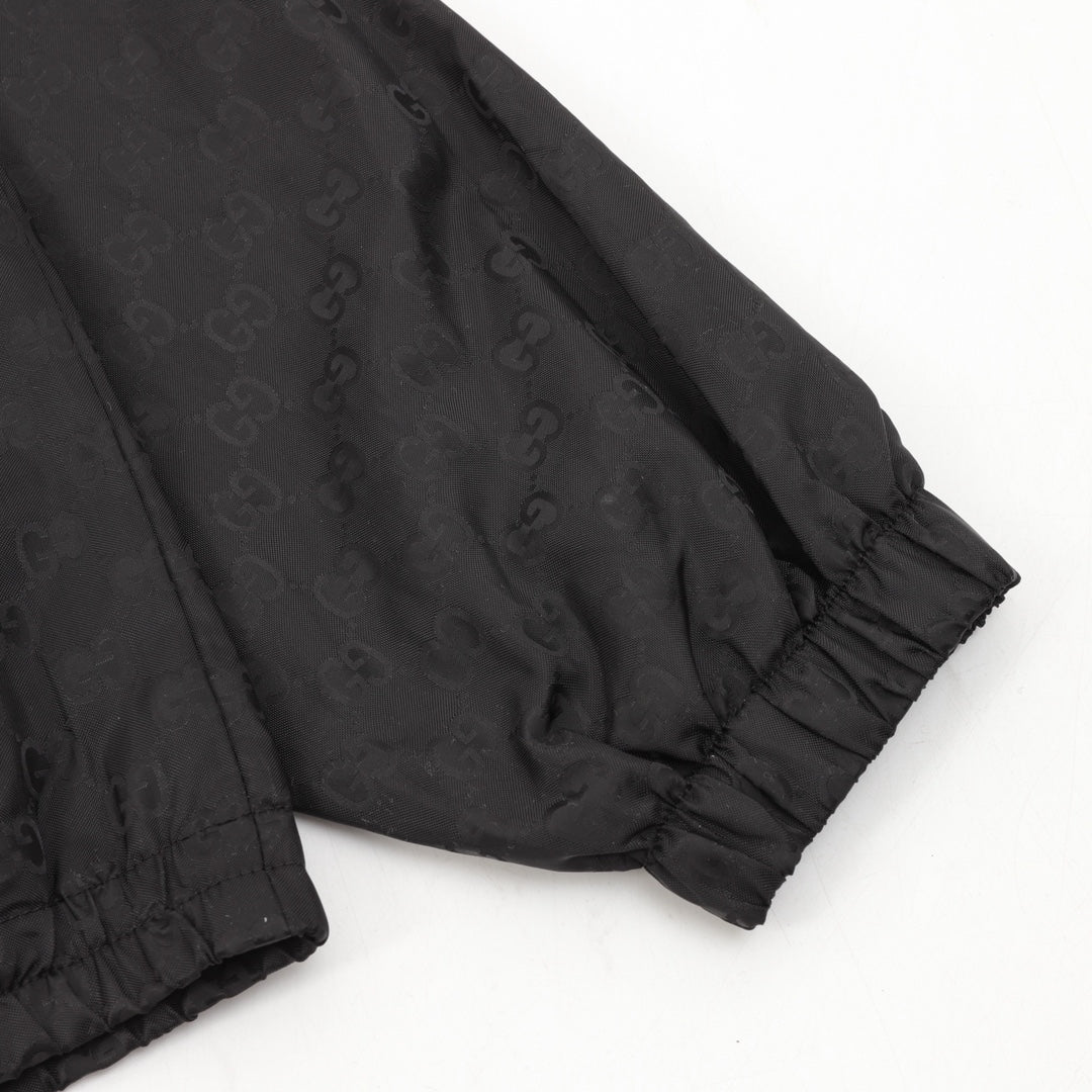 MINIMALIST STREET STYLE