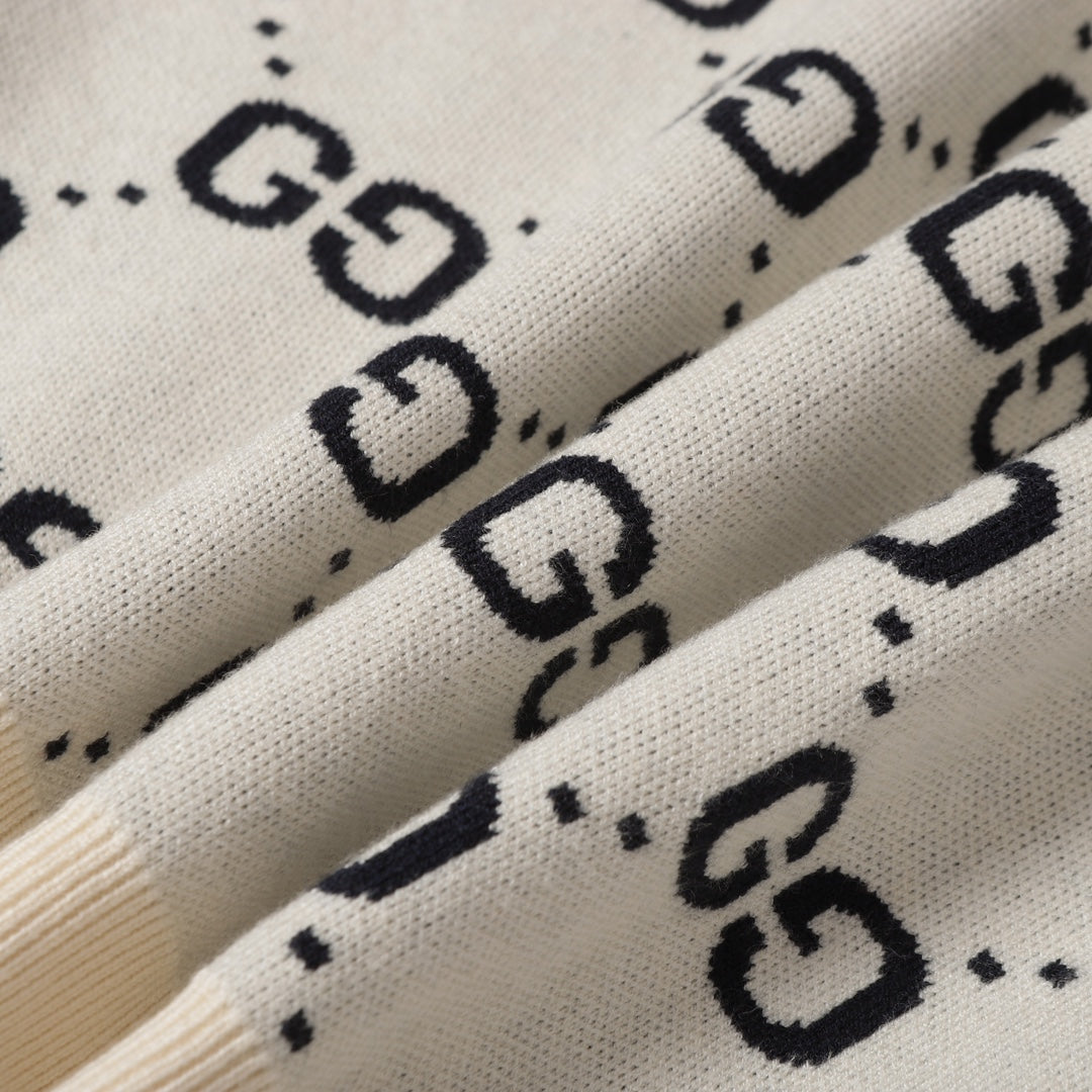 MINIMALIST STREET STYLE