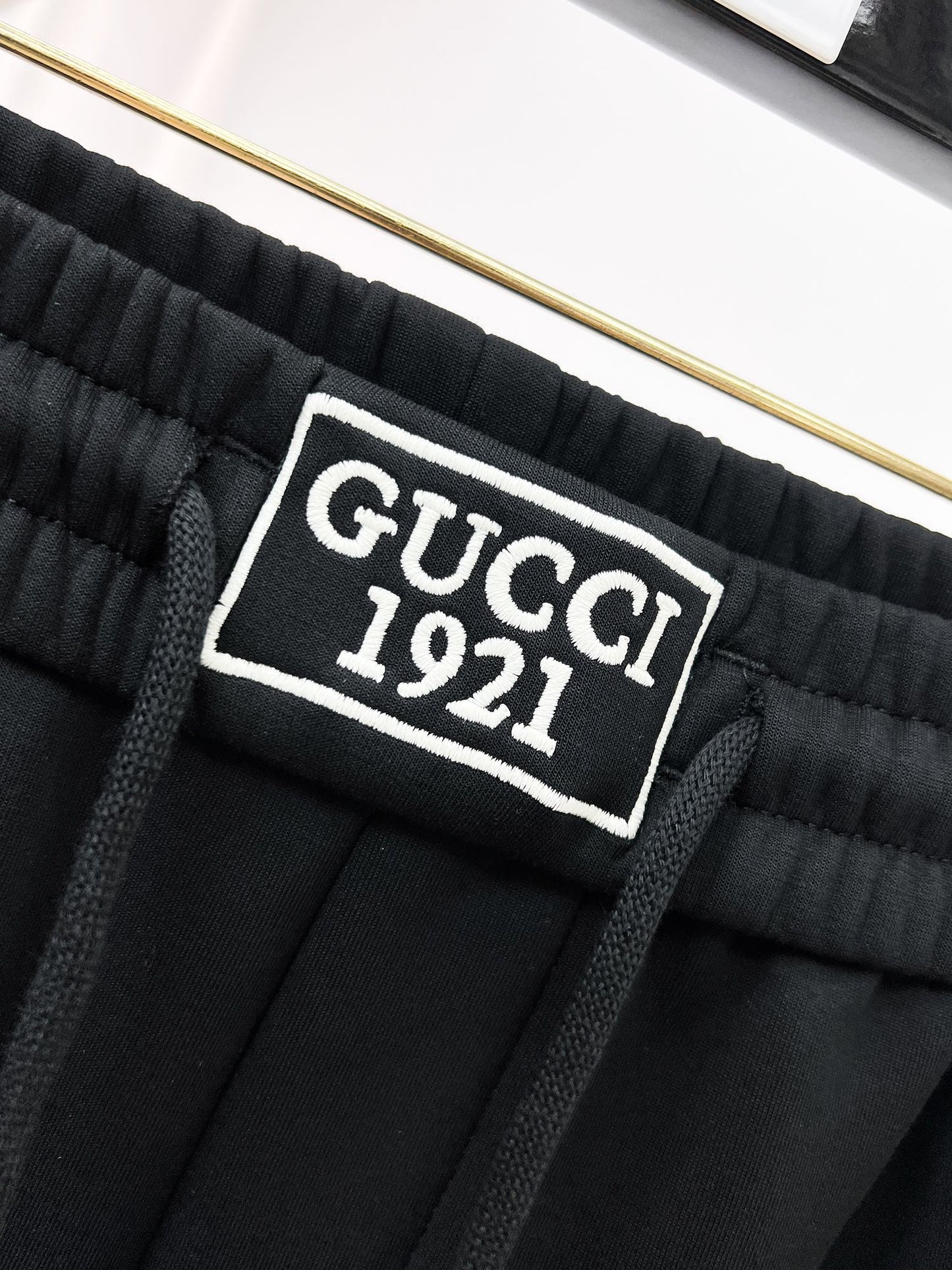 MINIMALIST STREET STYLE