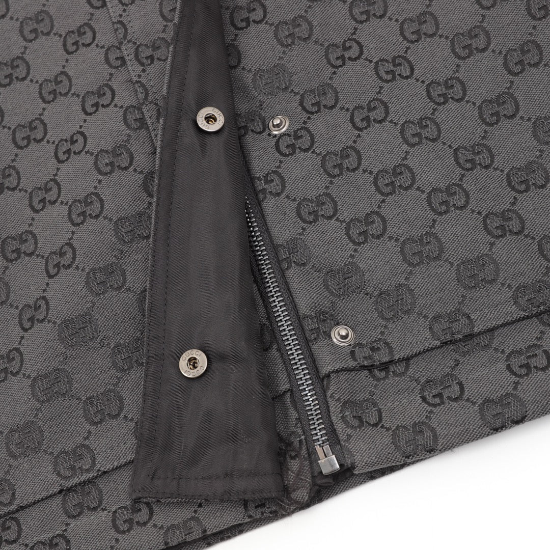 MINIMALIST STREET STYLE