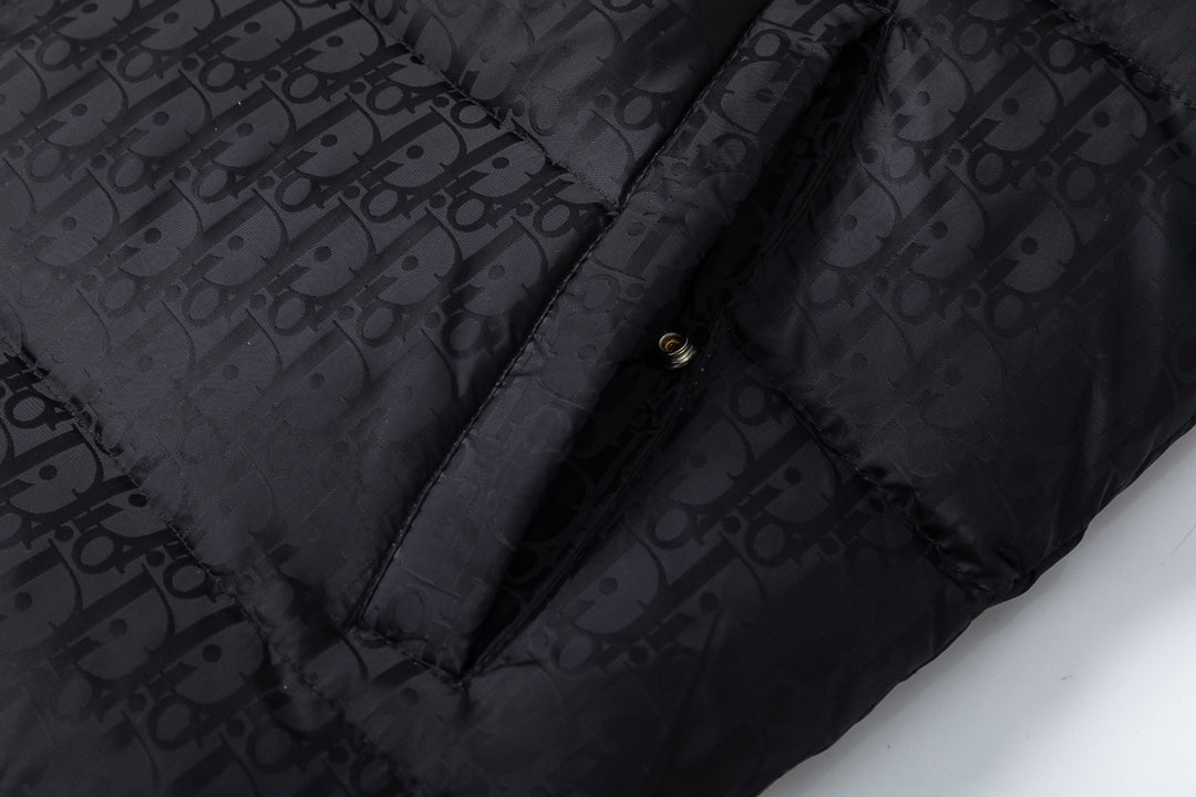 MINIMALIST STREET STYLE