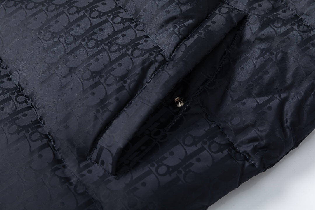 MINIMALIST STREET STYLE