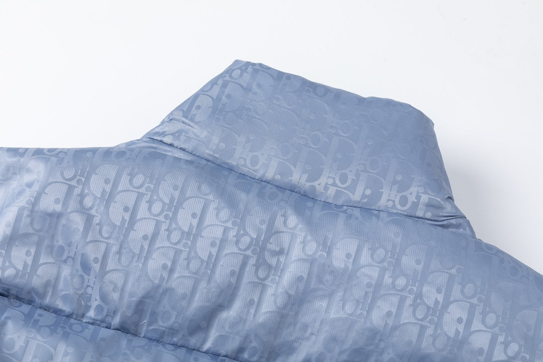 MINIMALIST STREET STYLE