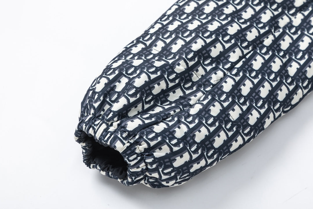 MINIMALIST STREET STYLE