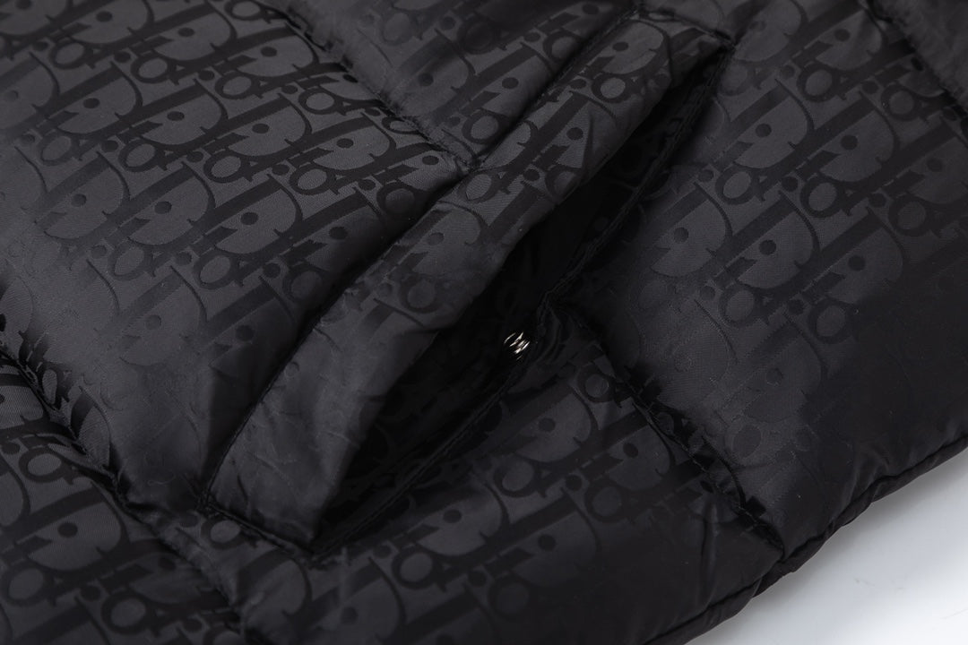 MINIMALIST STREET STYLE