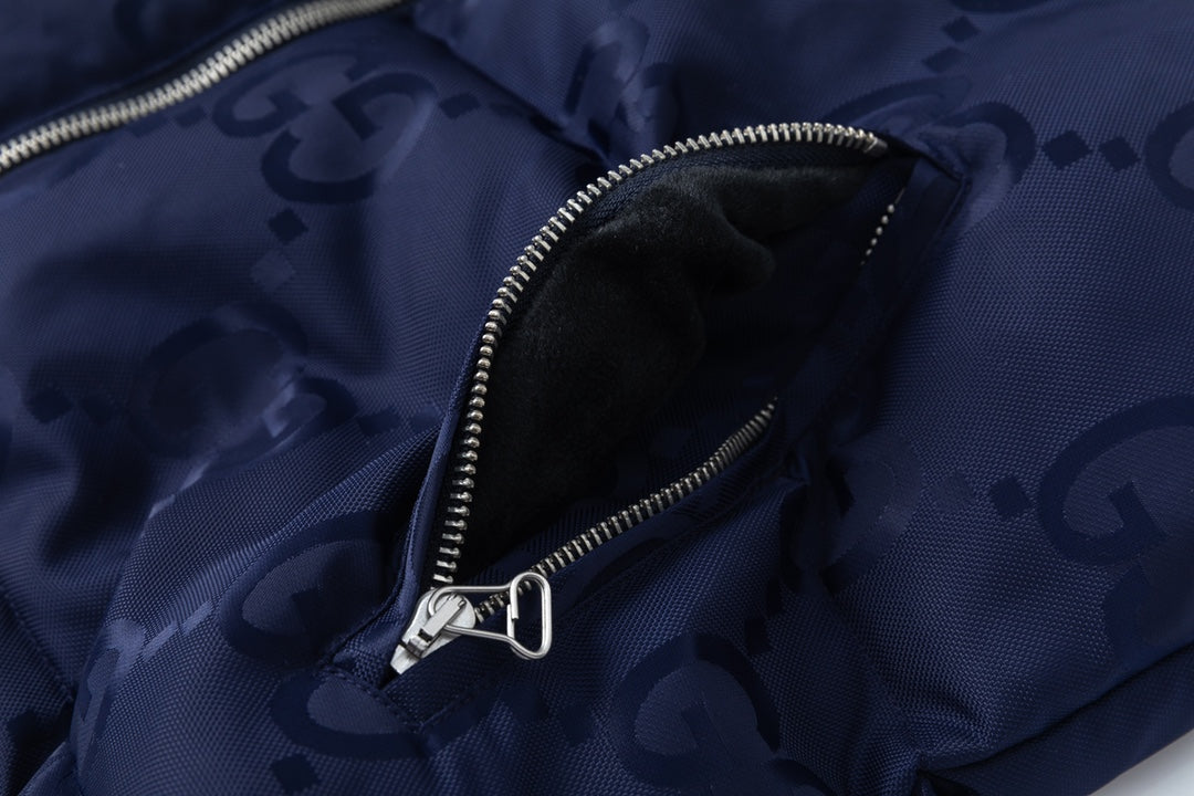 MINIMALIST STREET STYLE