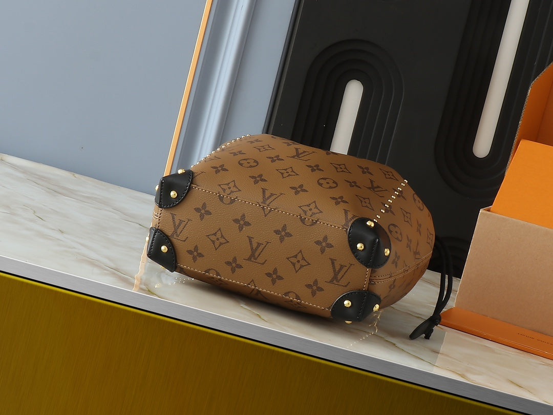 Chic & Stylish Bags