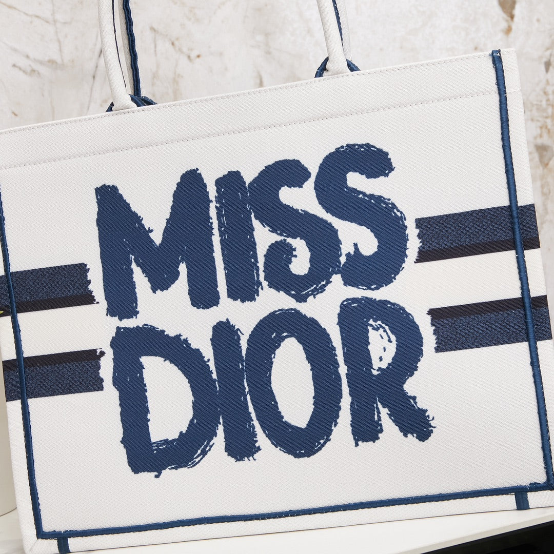 Chic & Stylish Bags