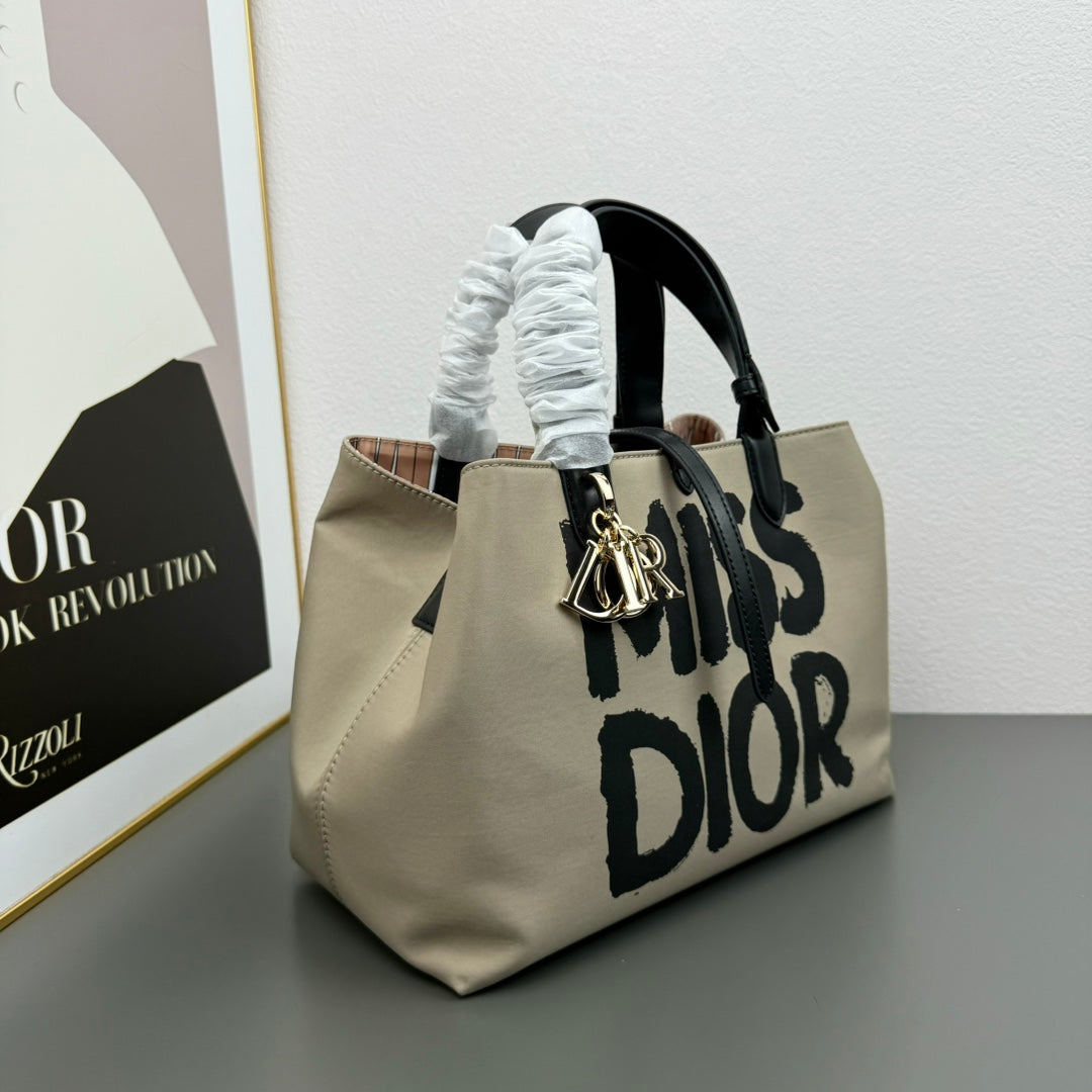 Chic & Stylish Bags