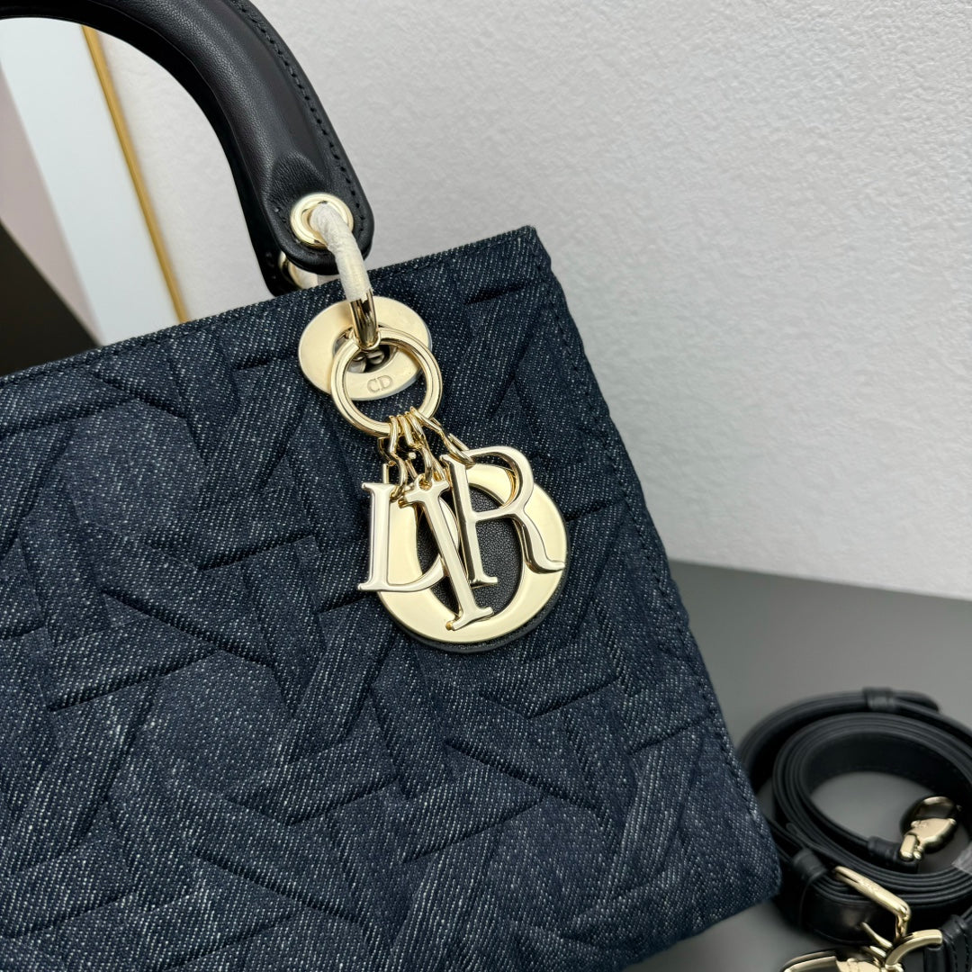 Chic & Stylish Bags