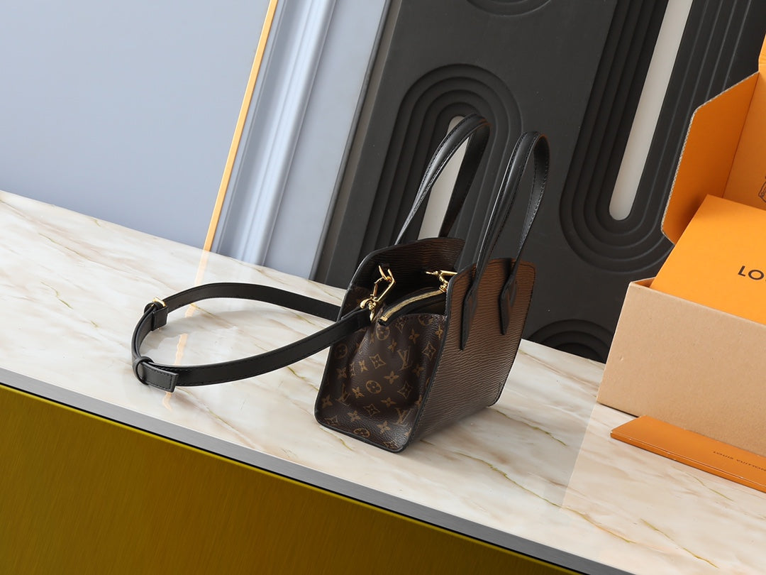 Chic & Stylish Bags