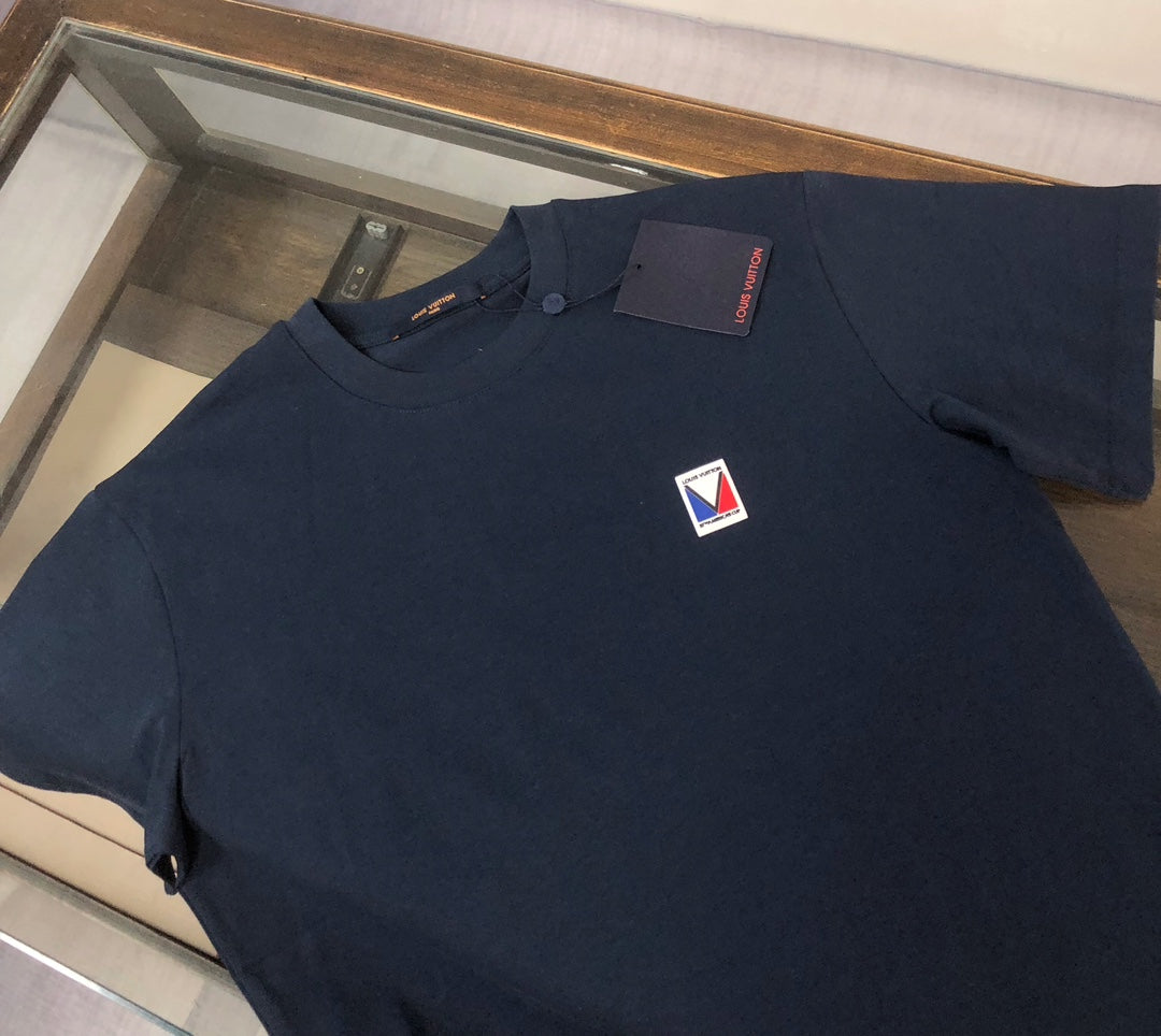 MINIMALIST STREET STYLE