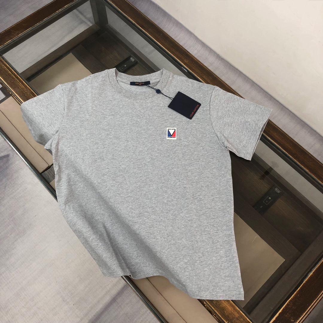 MINIMALIST STREET STYLE