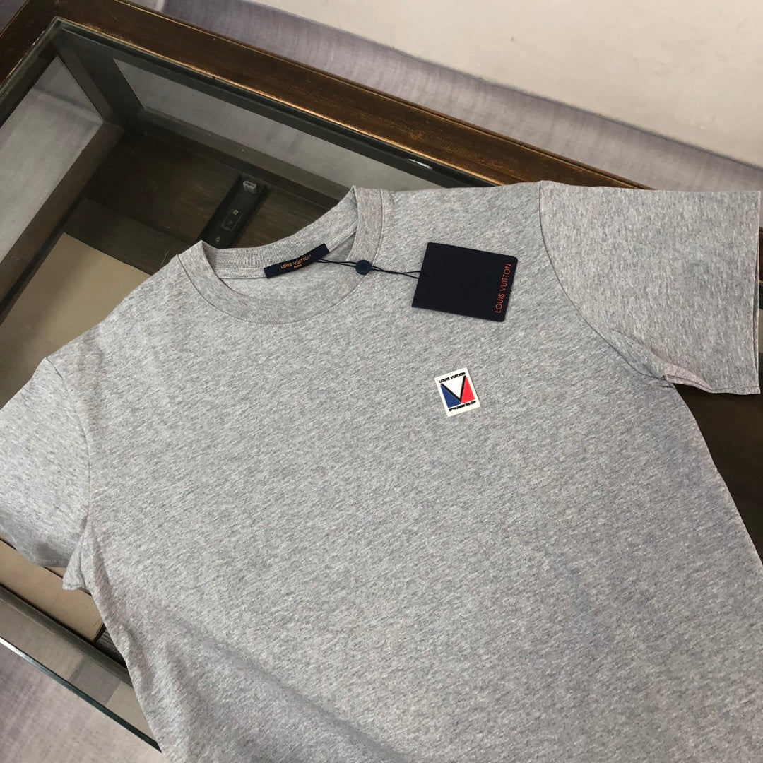 MINIMALIST STREET STYLE