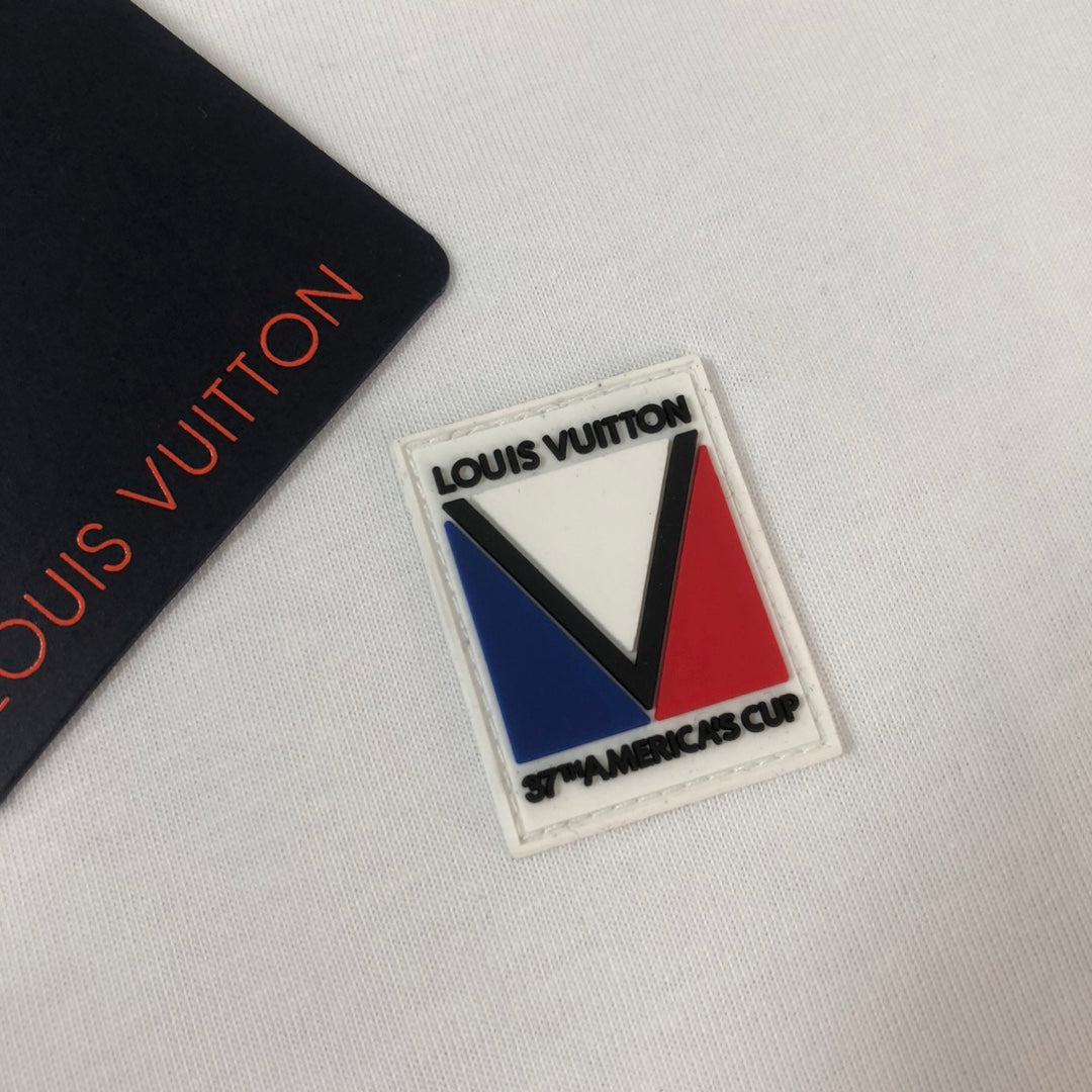 MINIMALIST STREET STYLE