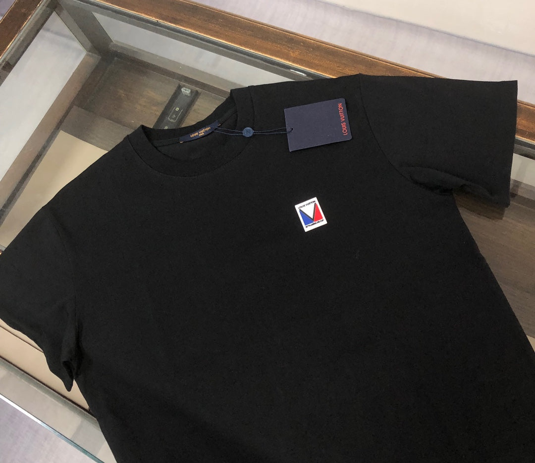 MINIMALIST STREET STYLE