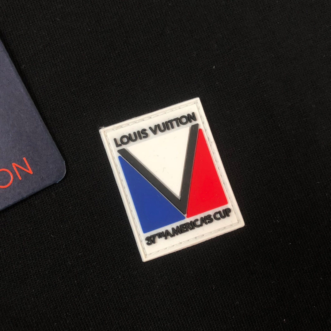 MINIMALIST STREET STYLE