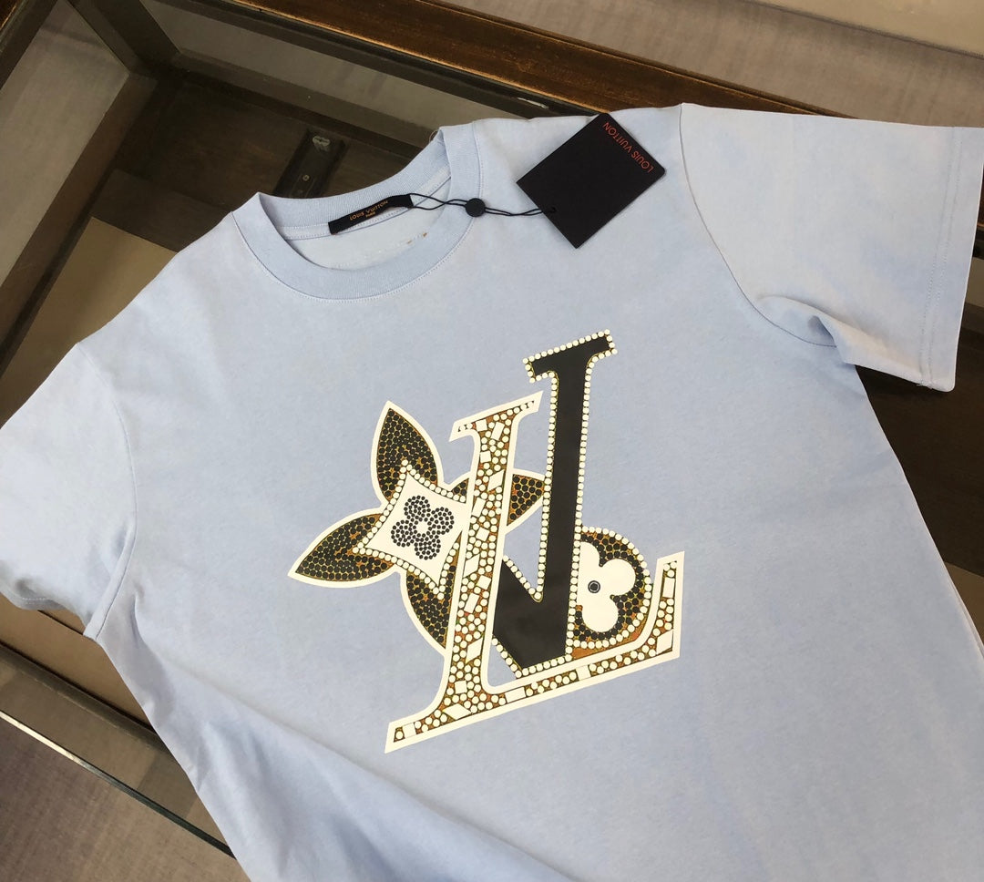 MINIMALIST STREET STYLE