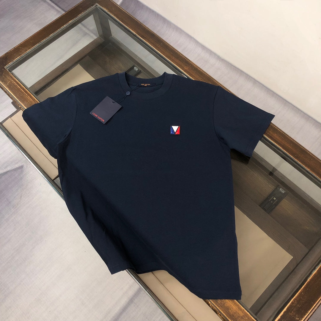 MINIMALIST STREET STYLE