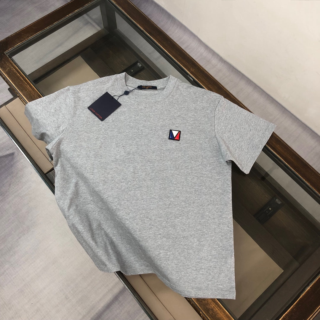 MINIMALIST STREET STYLE