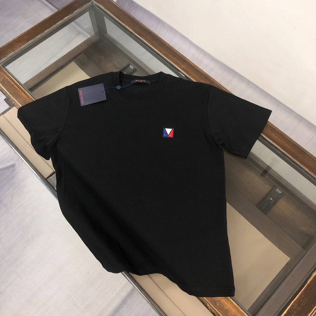 MINIMALIST STREET STYLE