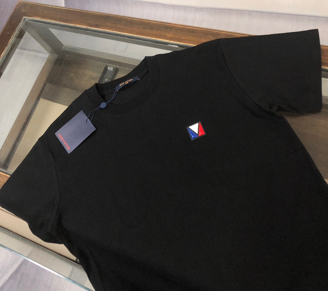 MINIMALIST STREET STYLE