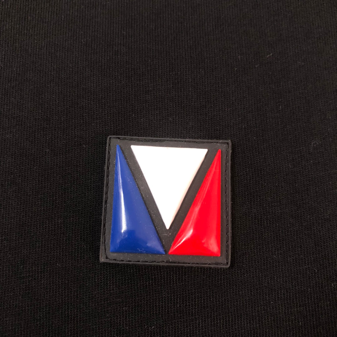 MINIMALIST STREET STYLE