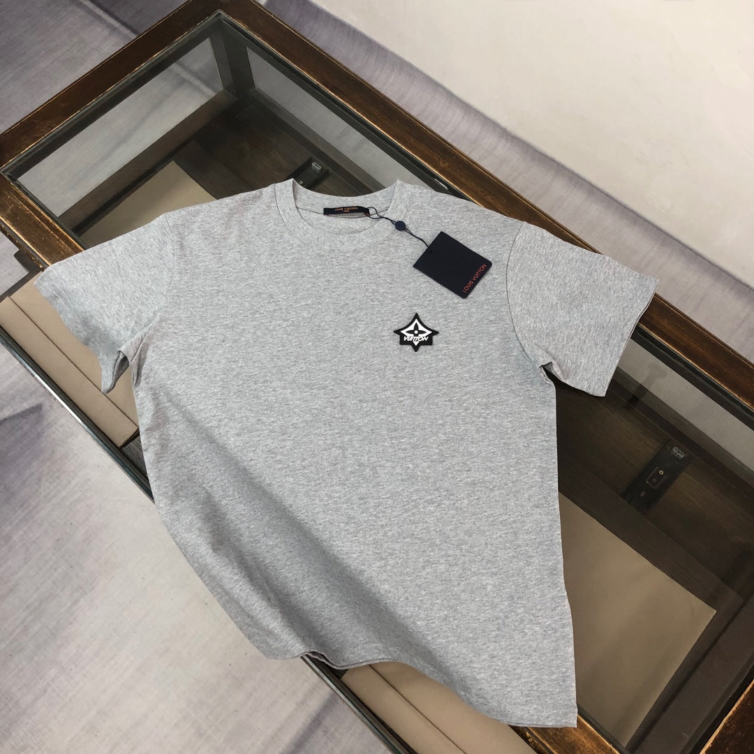 MINIMALIST STREET STYLE