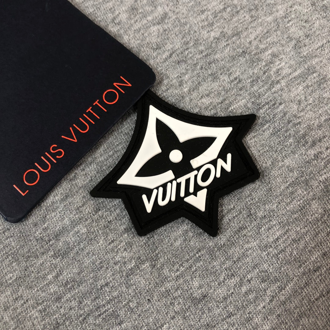 MINIMALIST STREET STYLE