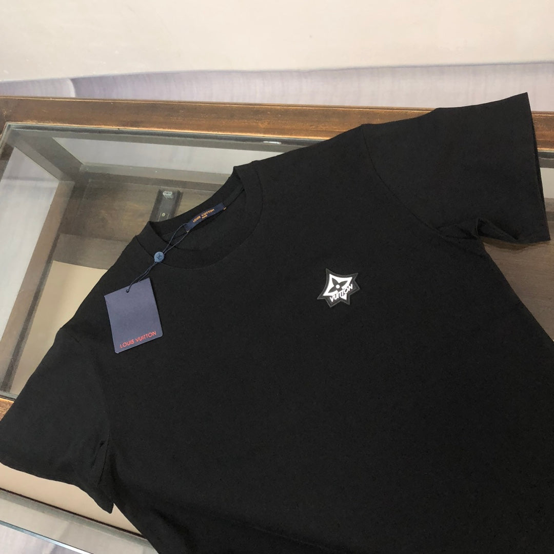 MINIMALIST STREET STYLE