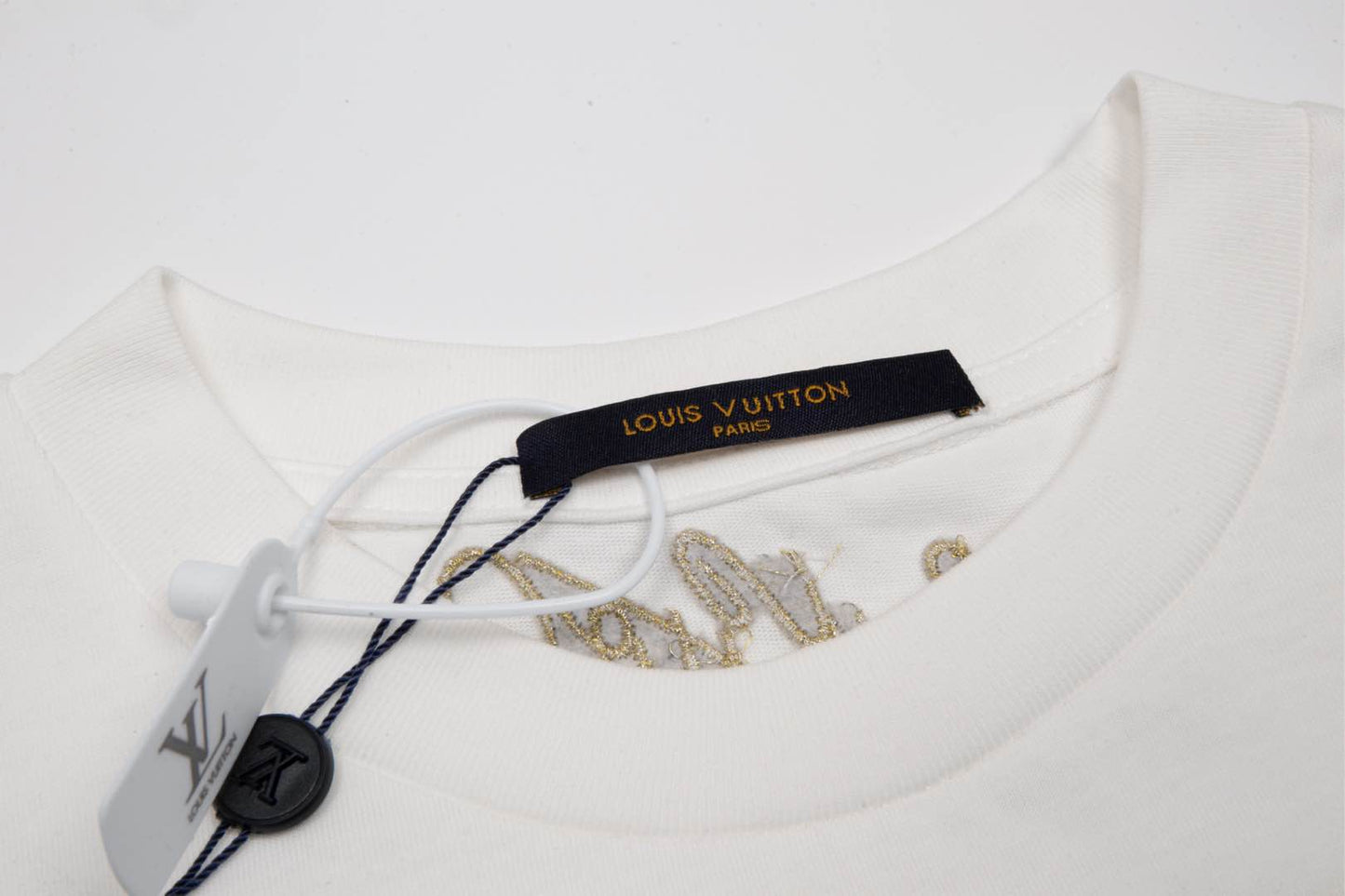 MINIMALIST STREET STYLE