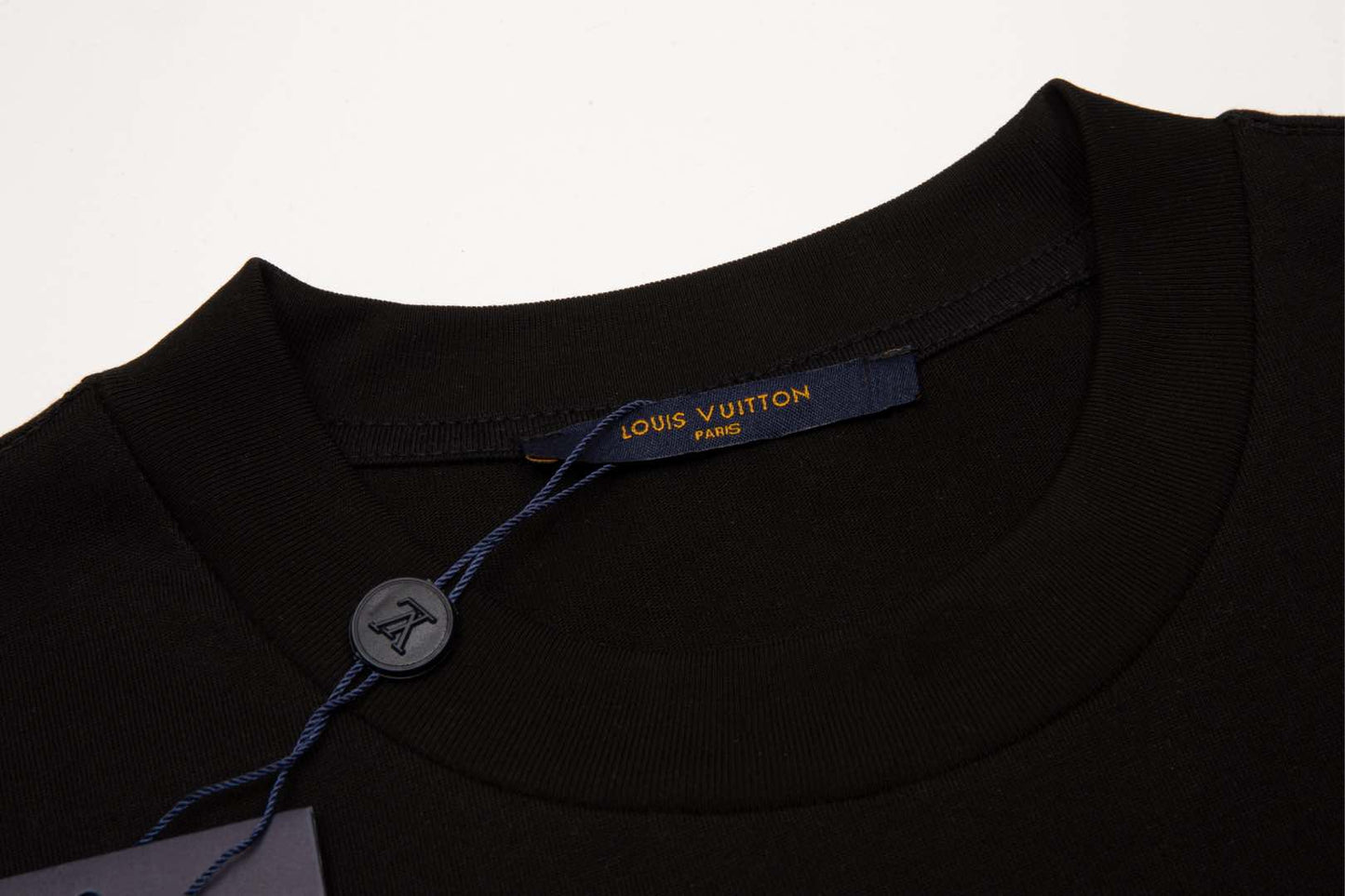 MINIMALIST STREET STYLE