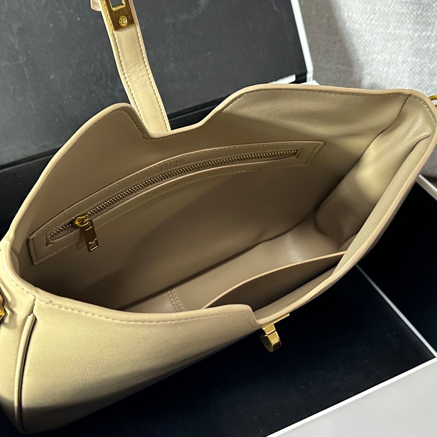 Chic & Stylish Bags