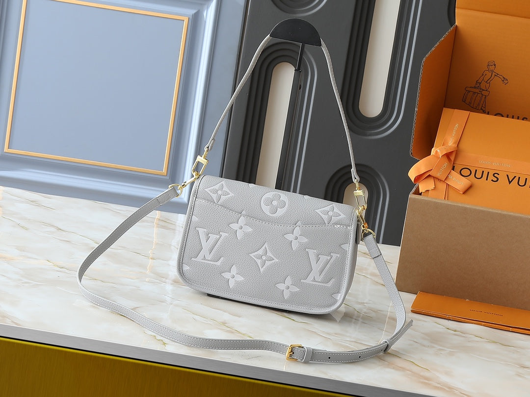 Chic & Stylish Bags