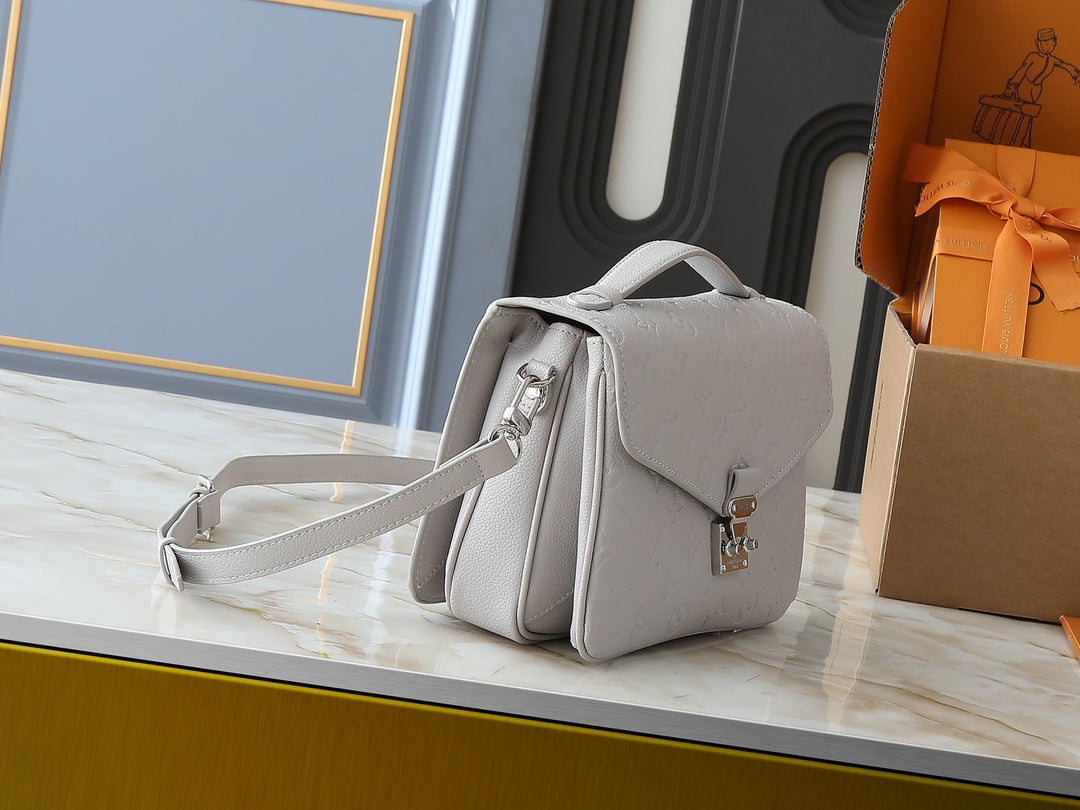 Chic & Stylish Bags