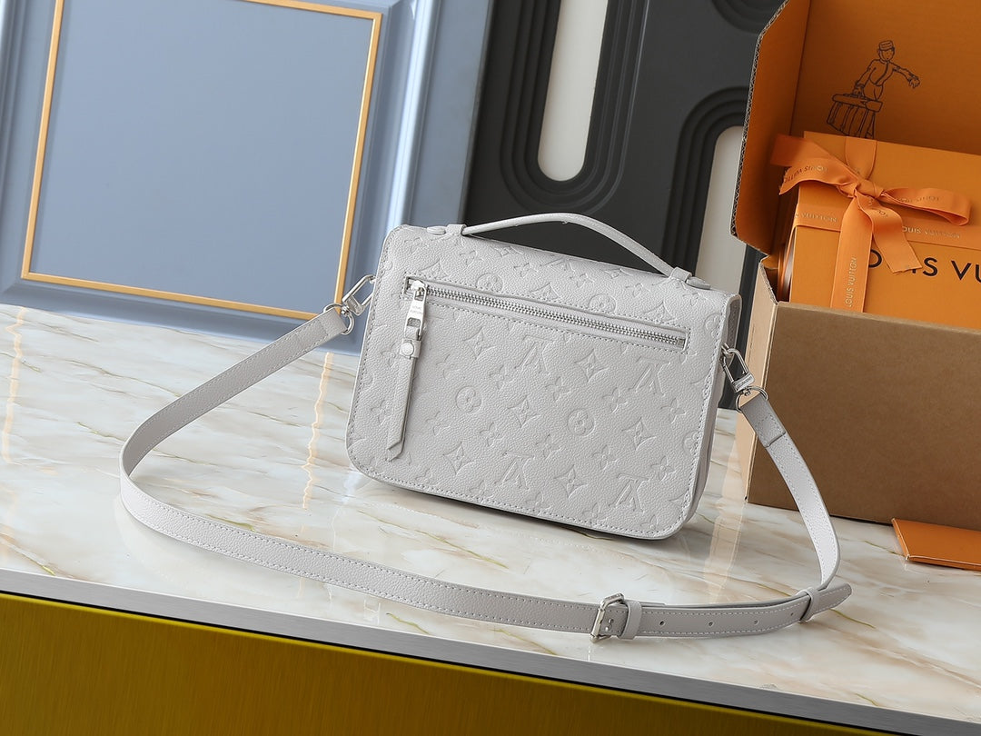 Chic & Stylish Bags