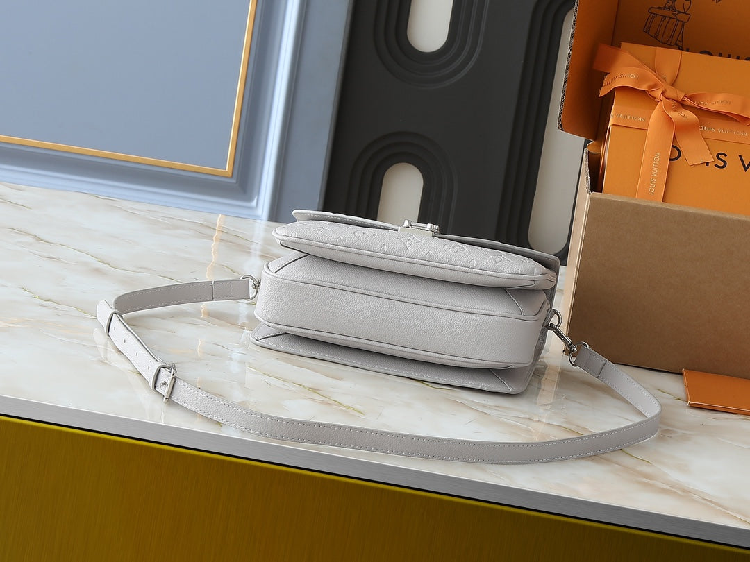 Chic & Stylish Bags