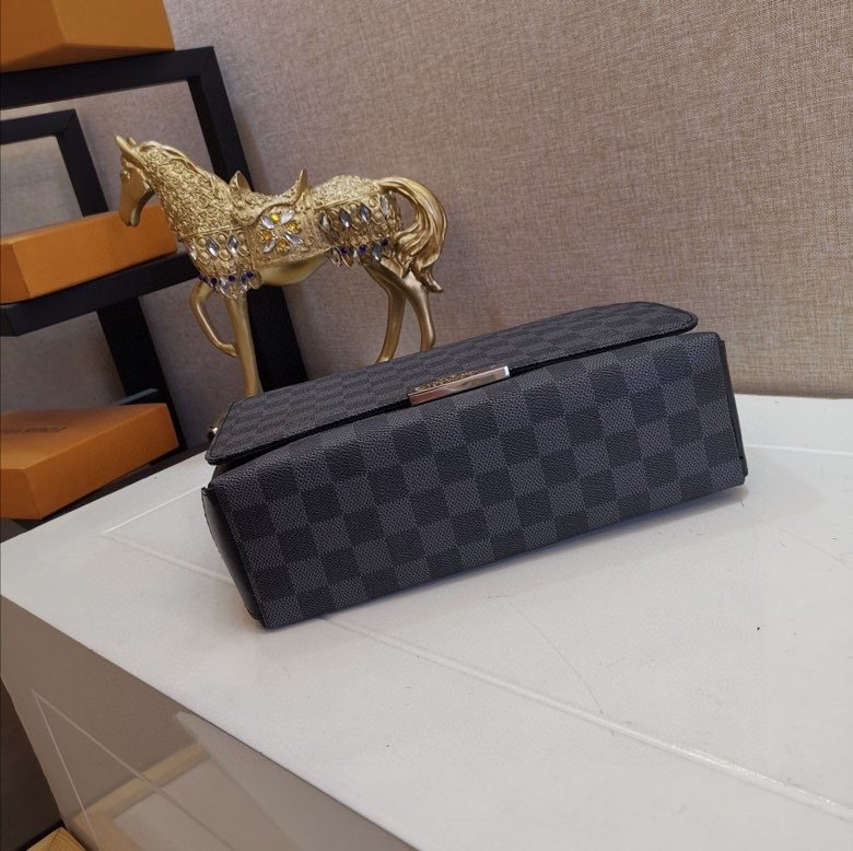 Chic & Stylish Bags