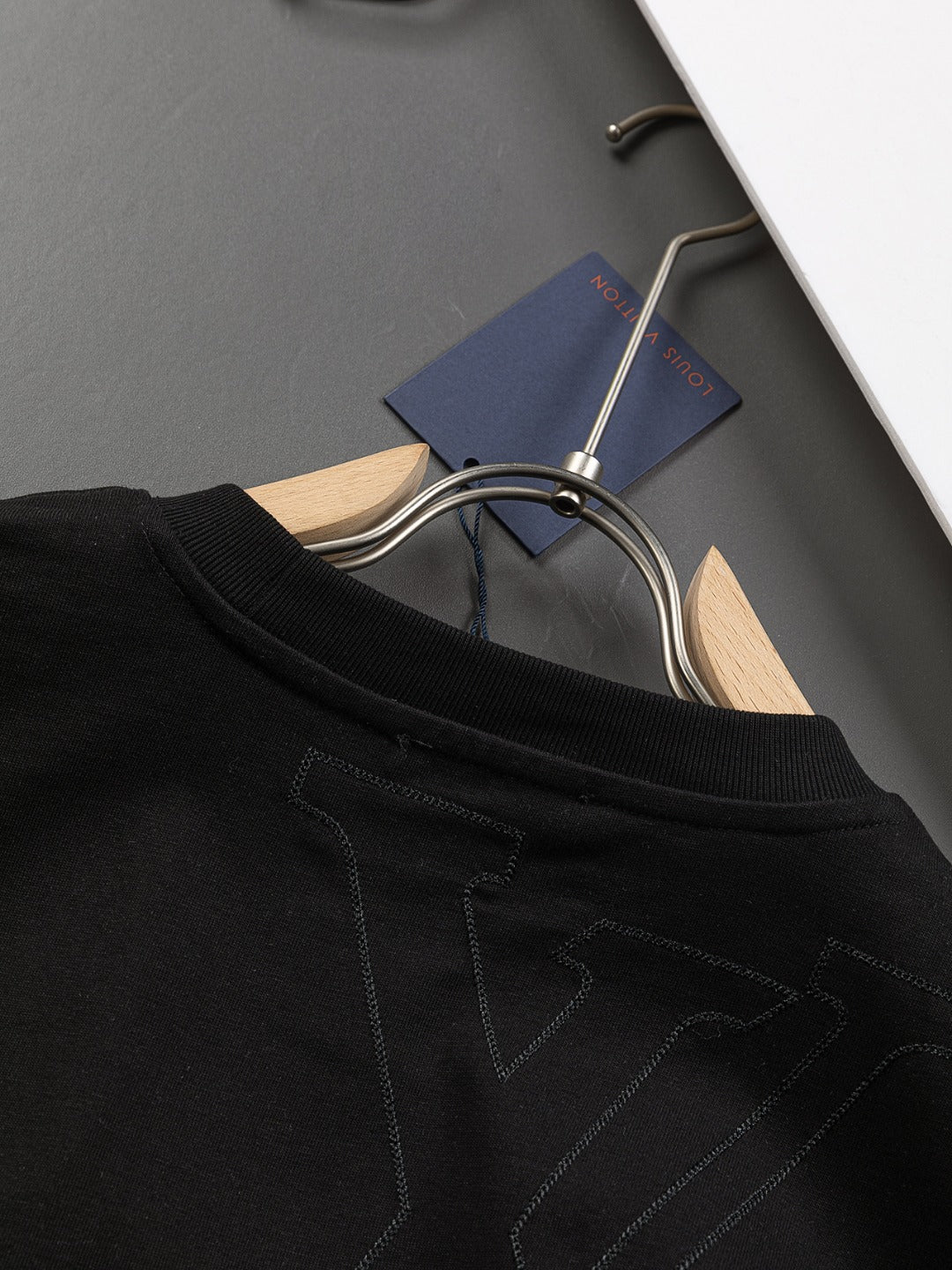 MINIMALIST STREET STYLE