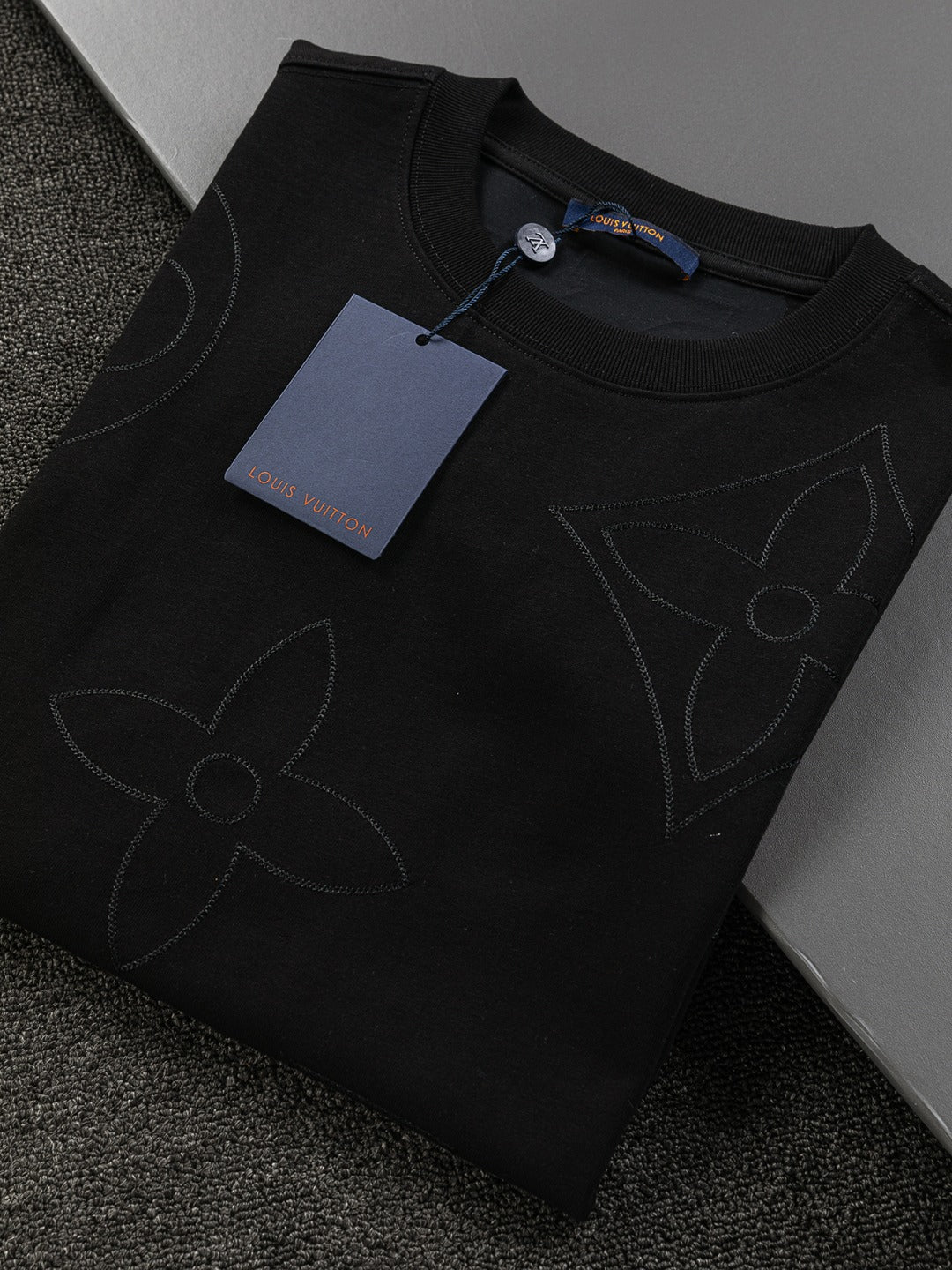 MINIMALIST STREET STYLE