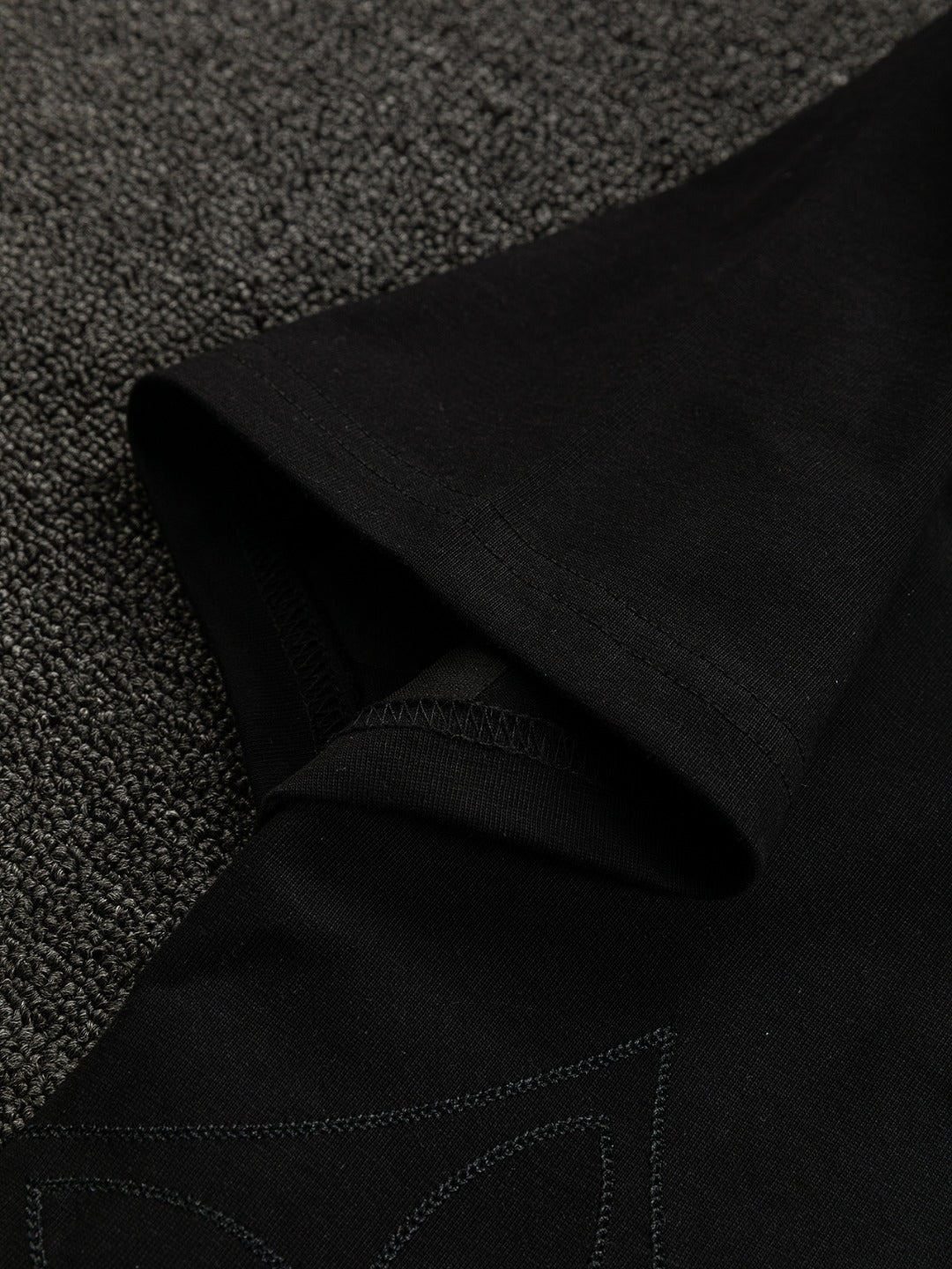 MINIMALIST STREET STYLE