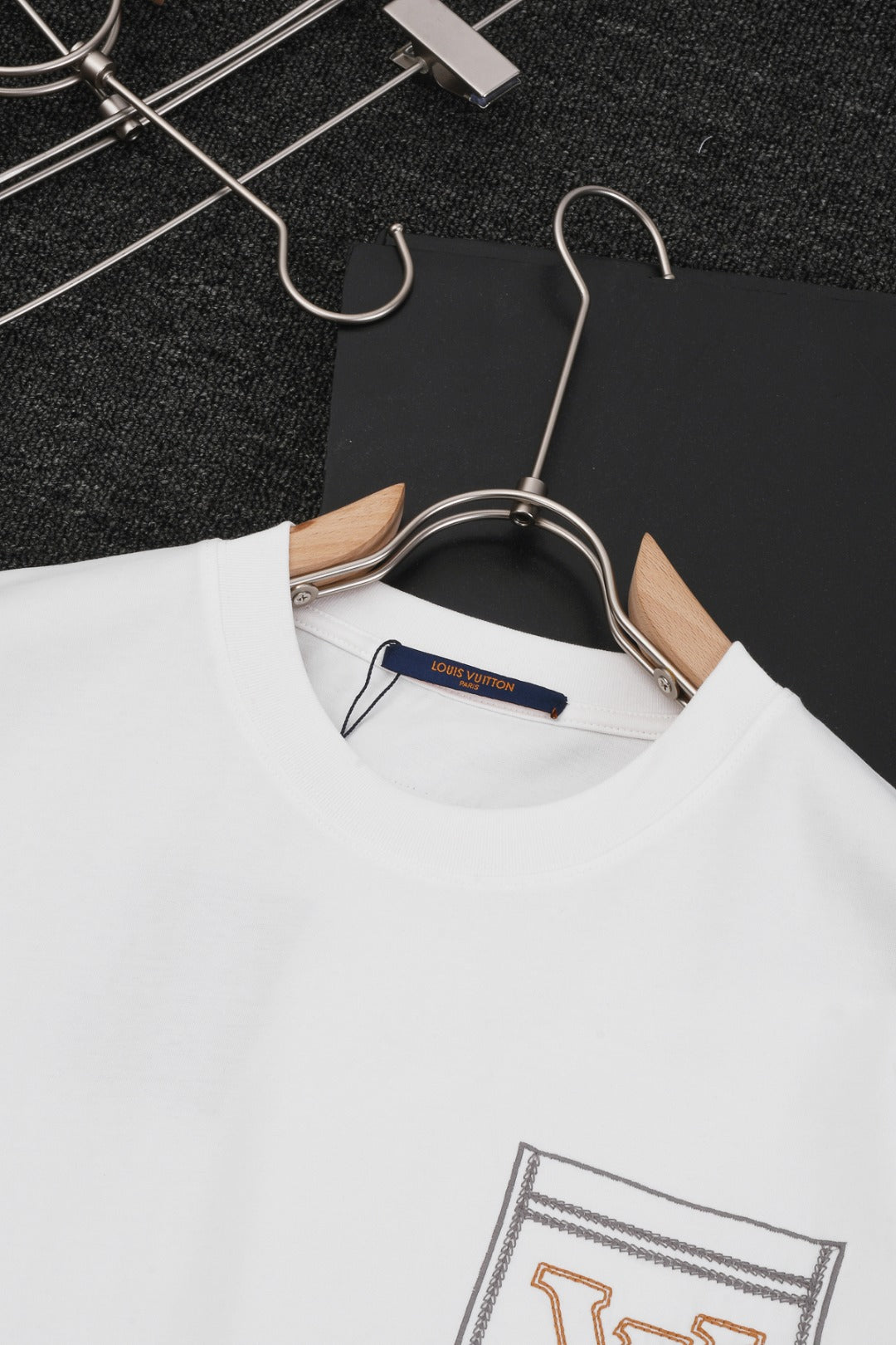 MINIMALIST STREET STYLE